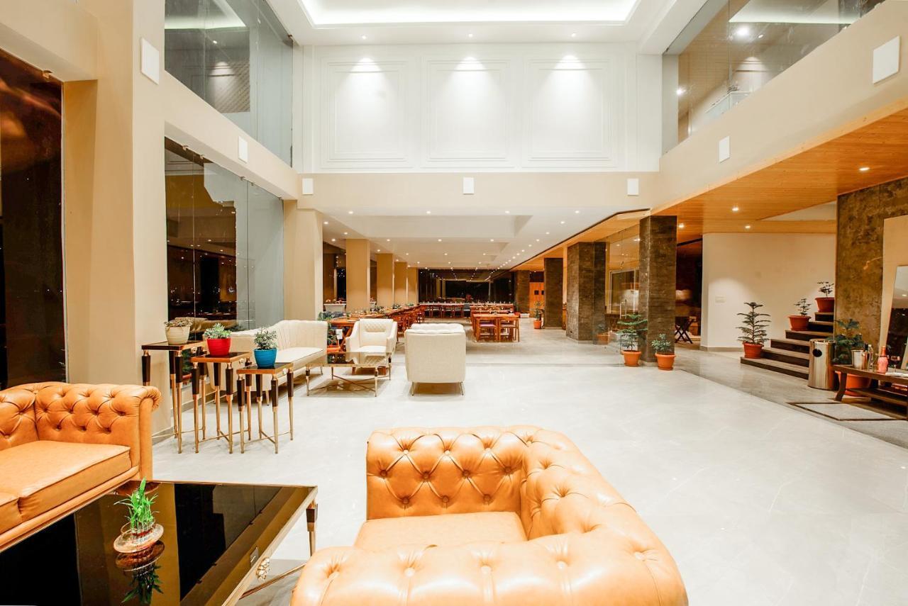 Naturevilas Sarovar Portico - Centrally Heated Маналі Екстер'єр фото